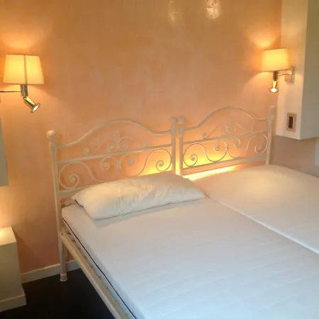 Inparma Ovest Apartment